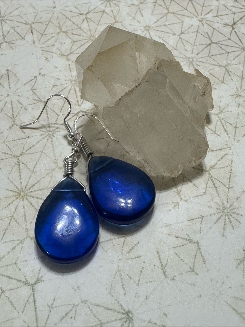 BLUE DYED QUARTZ EARRINGS NEW